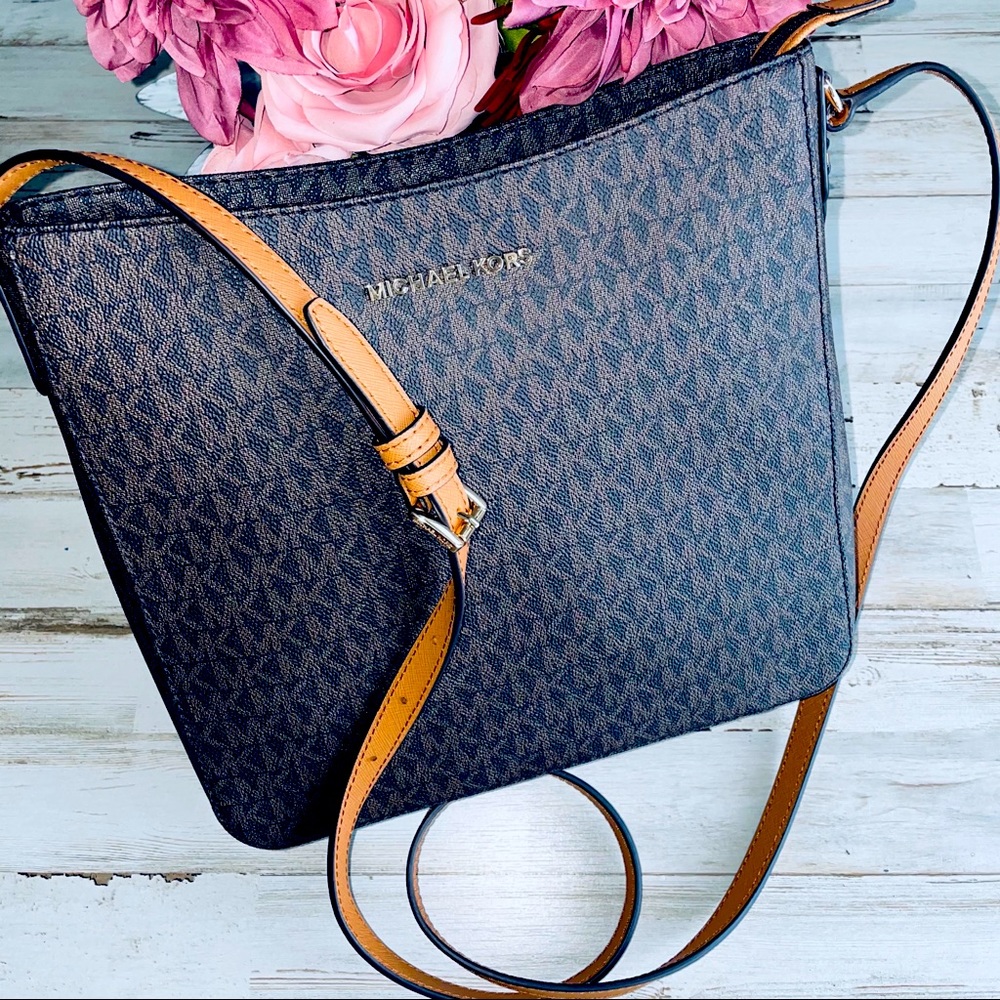 Michael Kors Jet Set Crossbody